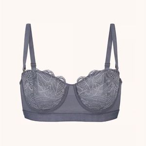 Lace strapless bra lively